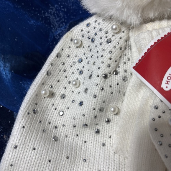 New White Faux Fur Pom-Pom Hat With Pop Over Gloves Set Studs & Pearlesque - Picture 2 of 5